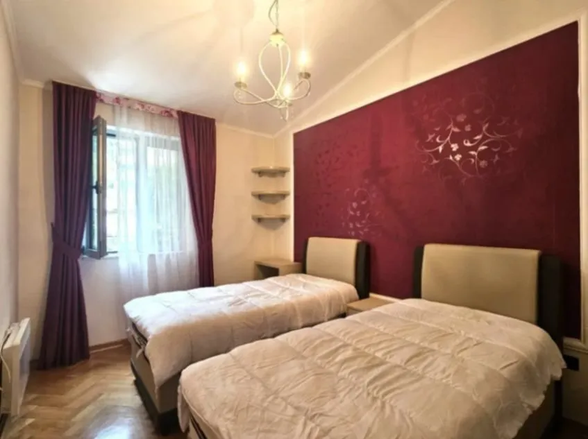 Prodaja, trosoban stan, 100m², Dobrota, Kotor