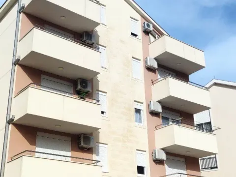 Izdavanje, jednosoban stan, 45m², Igalo, Herceg Novi - image 3