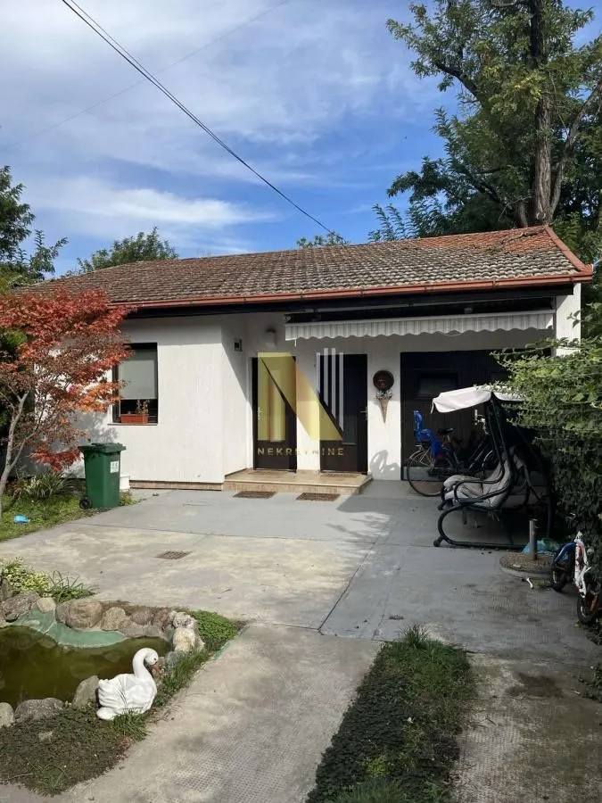 Prodaja, kuća, 256m², Banatić, Novi Sad Sve Podlokacije
