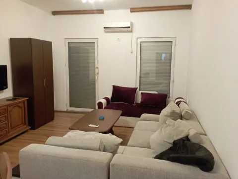 Izdavanje, garsonjera, 30m², City Kvart, Podgorica - image 1