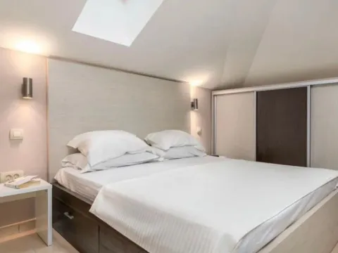 Izdavanje, jednosoban stan, 30m², Dobrota, Kotor - image 6