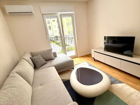 Rent, one bedroom apartment, 42m², Pobrežje, Podgorica - image 3