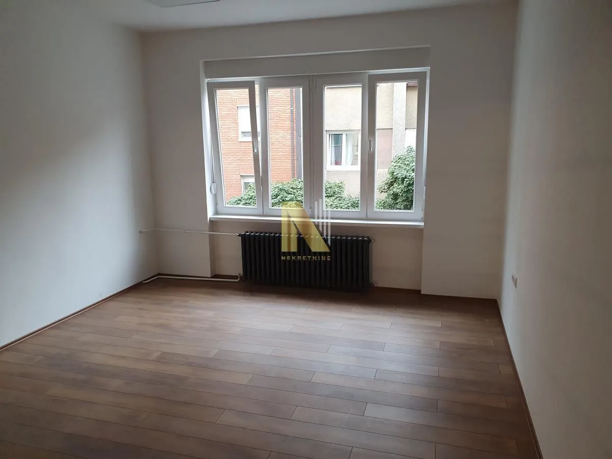 Rent, office space, 91m², Stari grad, Novi Sad