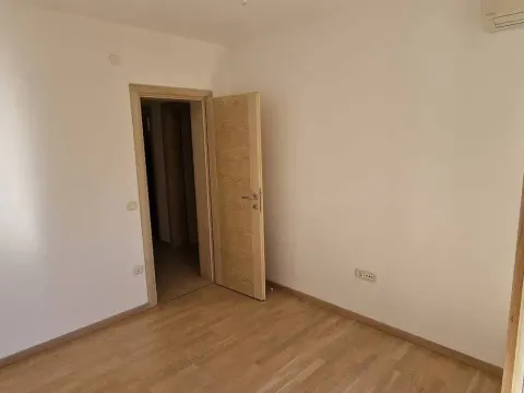 Sale, one bedroom apartment, 53m², Bečići, Budva - image 9