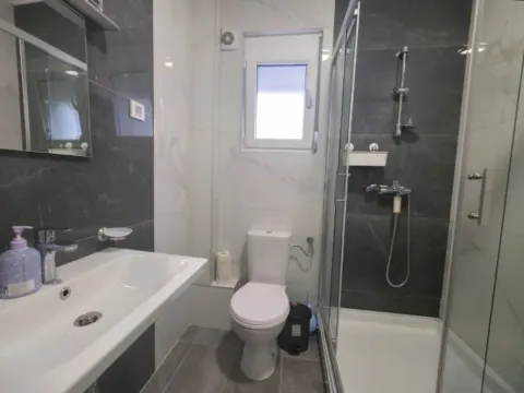Izdavanje, jednosoban stan, 45m², City Kej, Podgorica - image 10