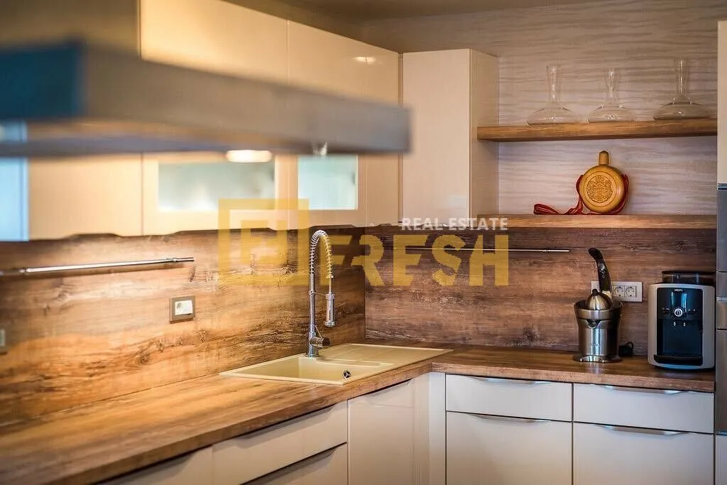 Prodaja, kuća, 300m², Tivat, Crna Gora