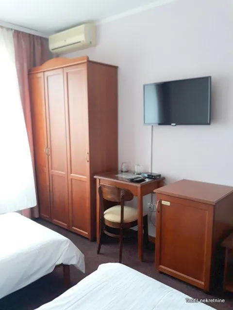 Sale, office space, 480m², Stara Pazova, Srbija