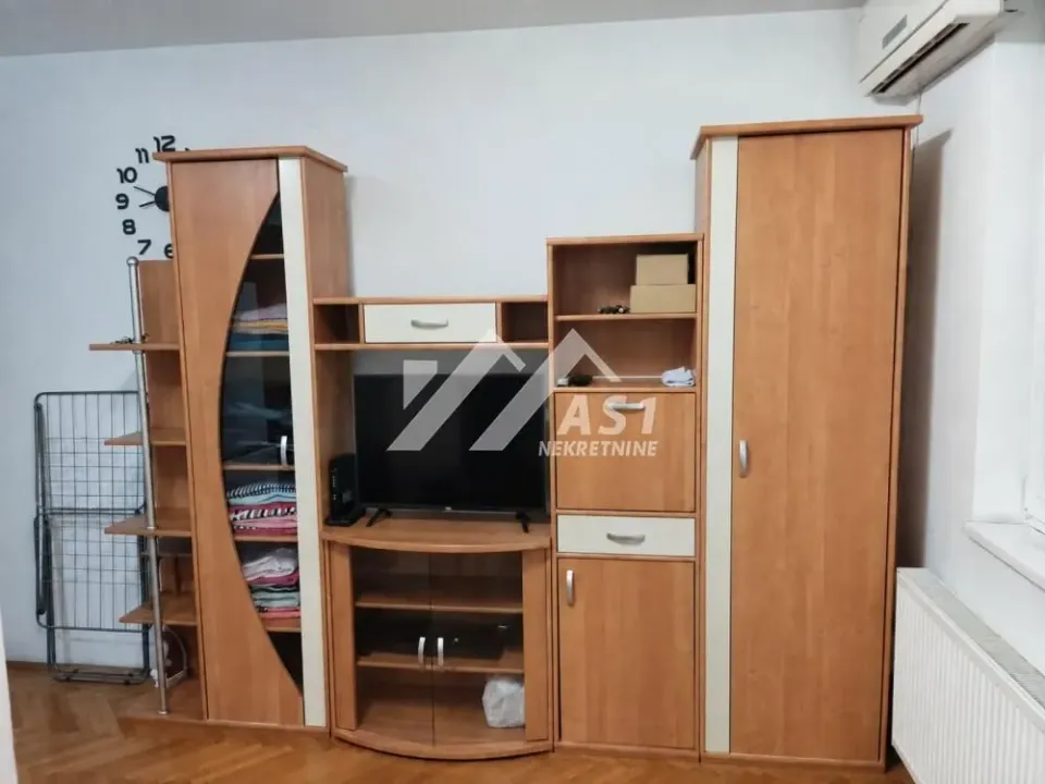 Izdavanje, dvosoban stan, 41m², Sajam, Novi Sad Sve Podlokacije