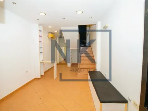 Izdavanje, poslovni prostor, 46m², Centar, Podgorica - image 4