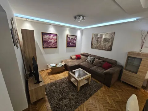 Rent, one bedroom apartment, 42m², Bečići, Budva