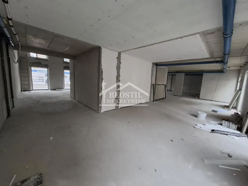 Prodaja, poslovni prostor, 630m², Čukarica, Beograd