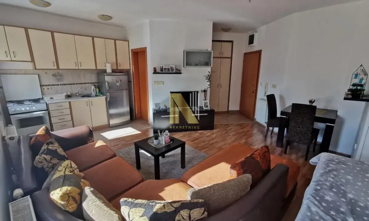 Izdavanje, jednosoban stan, 36m², Bulevar Oslobodjenja, Novi Sad Sve Podlokacije