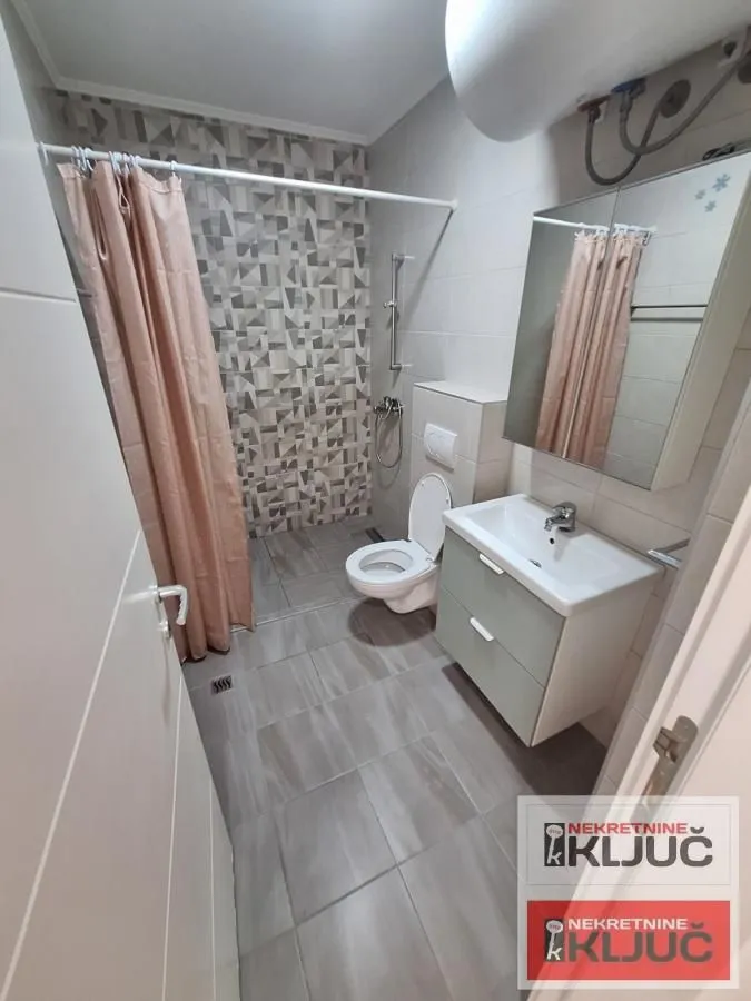 Prodaja, trosoban stan, 74m², Veternička rampa, Novi Sad Sve Podlokacije