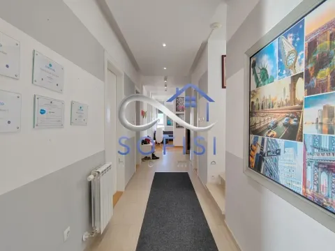 Izdavanje, četvorosoban stan, 147m², Centar, Novi Sad - image 16