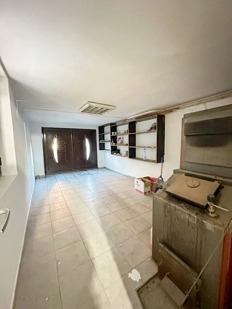 Izdavanje, kuća, 200m², Stari Aerodrom, Podgorica