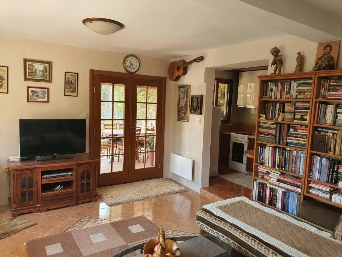 Izdavanje, kuća, 92m², Mareza, Podgorica