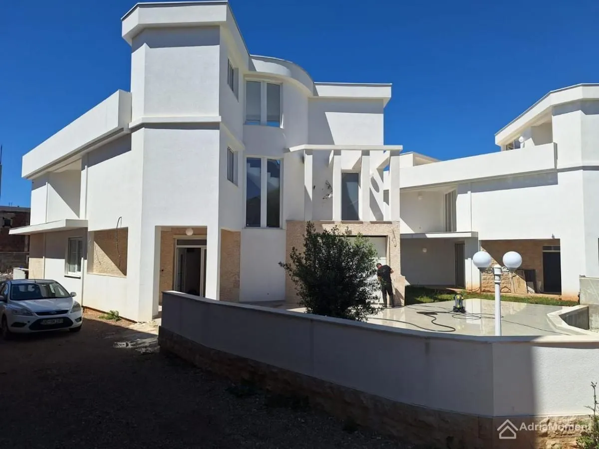 Sale, house, 467m², Krimovica, Kotor