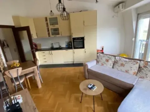 Prodaja, jednosoban stan, 40m², Stari Aerodrom, Podgorica - image 2