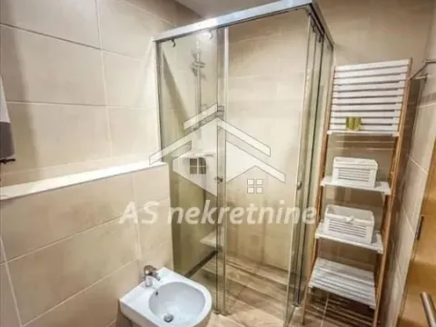 Izdavanje, trosoban stan, 75m², Crveni Krst, Beograd - image 14