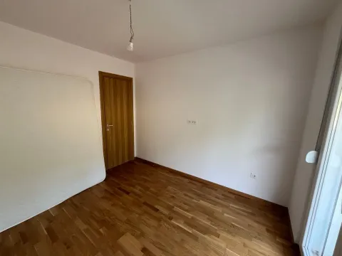 Rent, two bedroom apartment, 69m², Ljubović, Podgorica - image 9