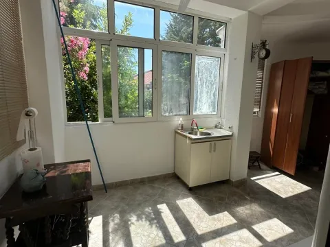 Izdavanje, garsonjera, 31m², Centar, Bar - image 3