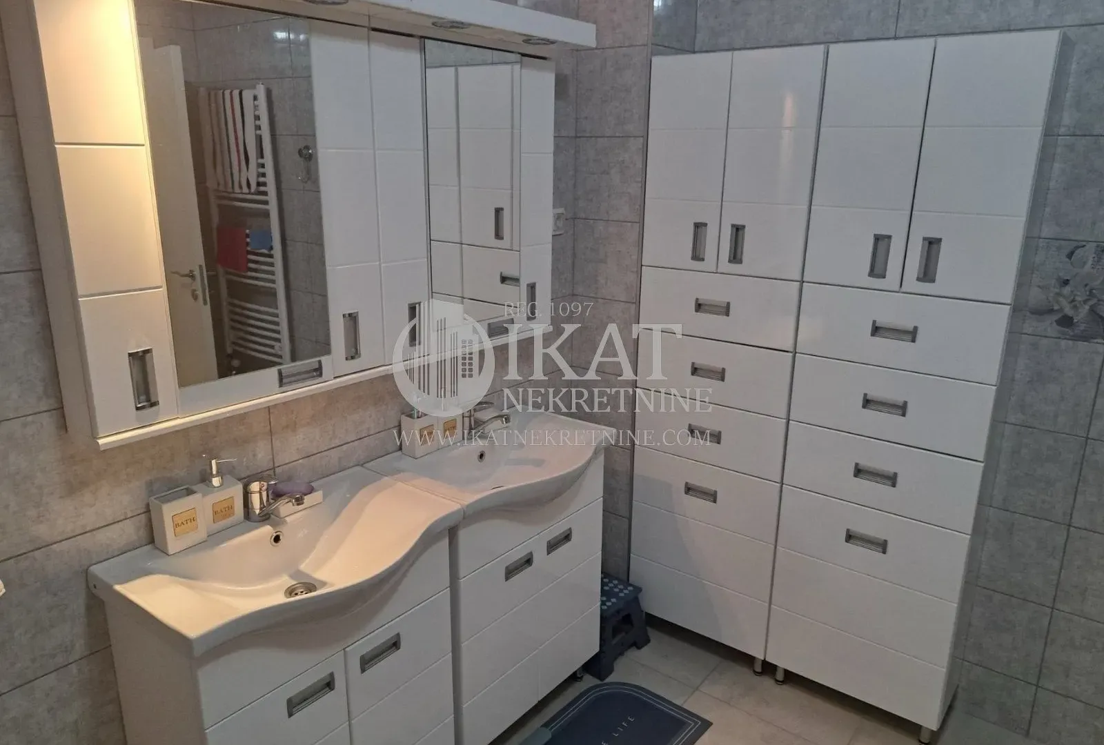 Prodaja, četvorosoban stan, 114m², Jajinci, Voždovac Sve Podlokacije