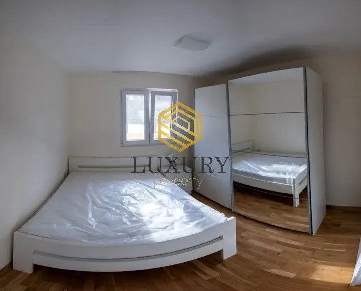Izdavanje, kuća, 111m², Lastva Grbaljska, Kotor