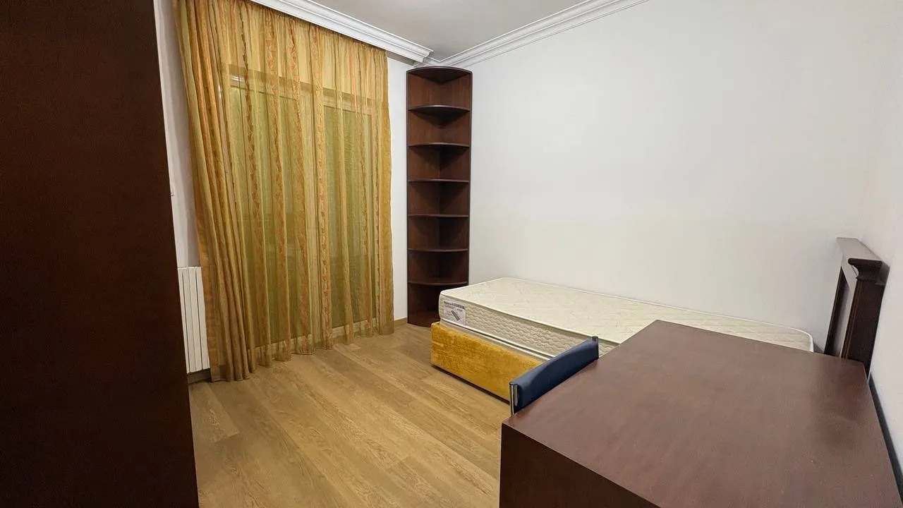 Rent, four bedroom apartment, 160m², Tivat, Crna Gora