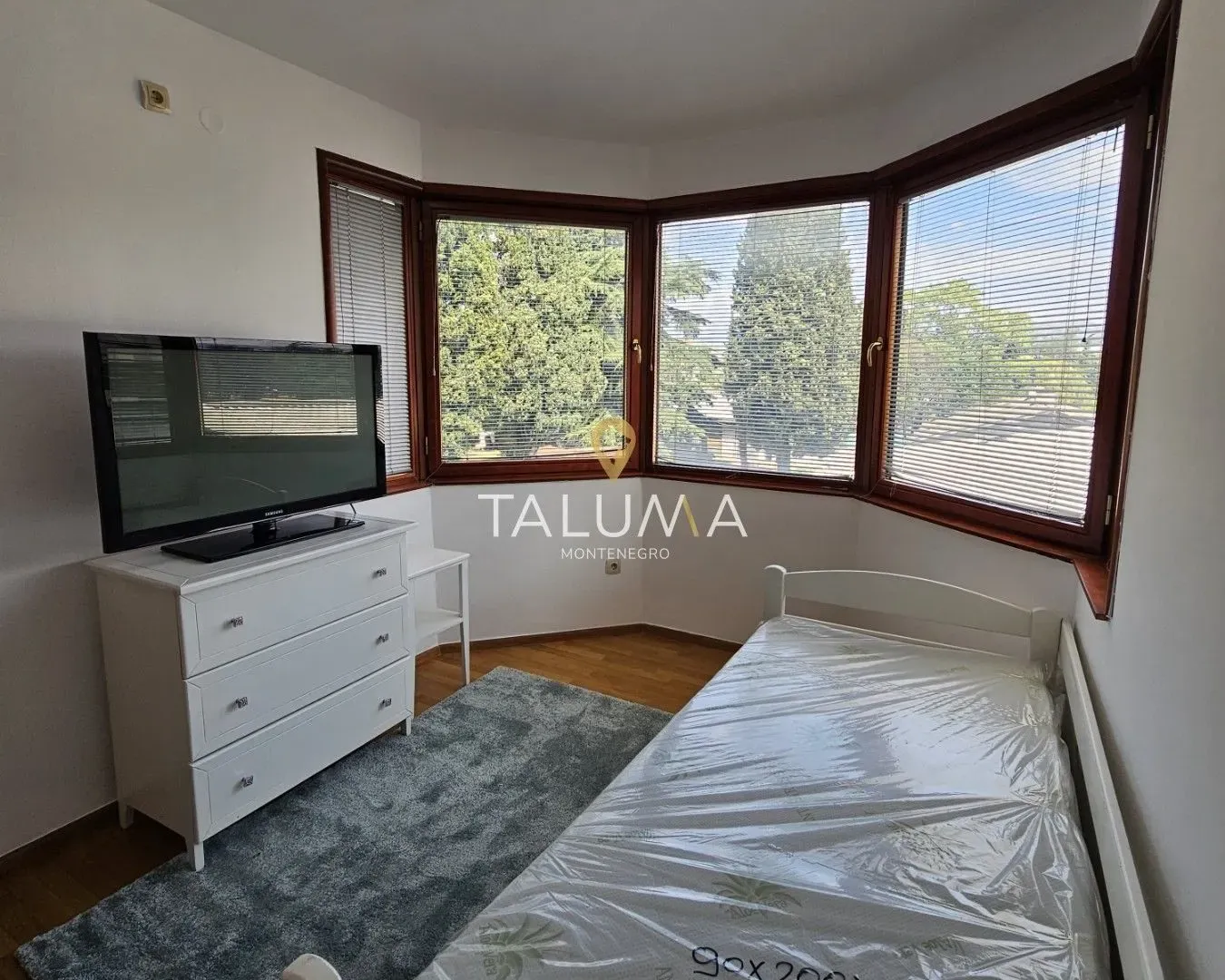 Izdavanje, trosoban stan, 120m², Zabjelo, Podgorica