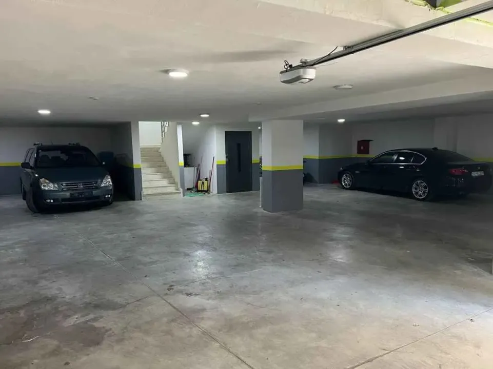 Prodaja, trosoban stan, 320m², Ulcinj, Crna Gora