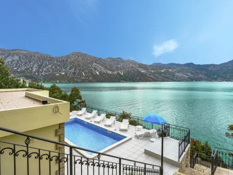 Sale, house, 358m², Kostanjica, Kotor - image 1