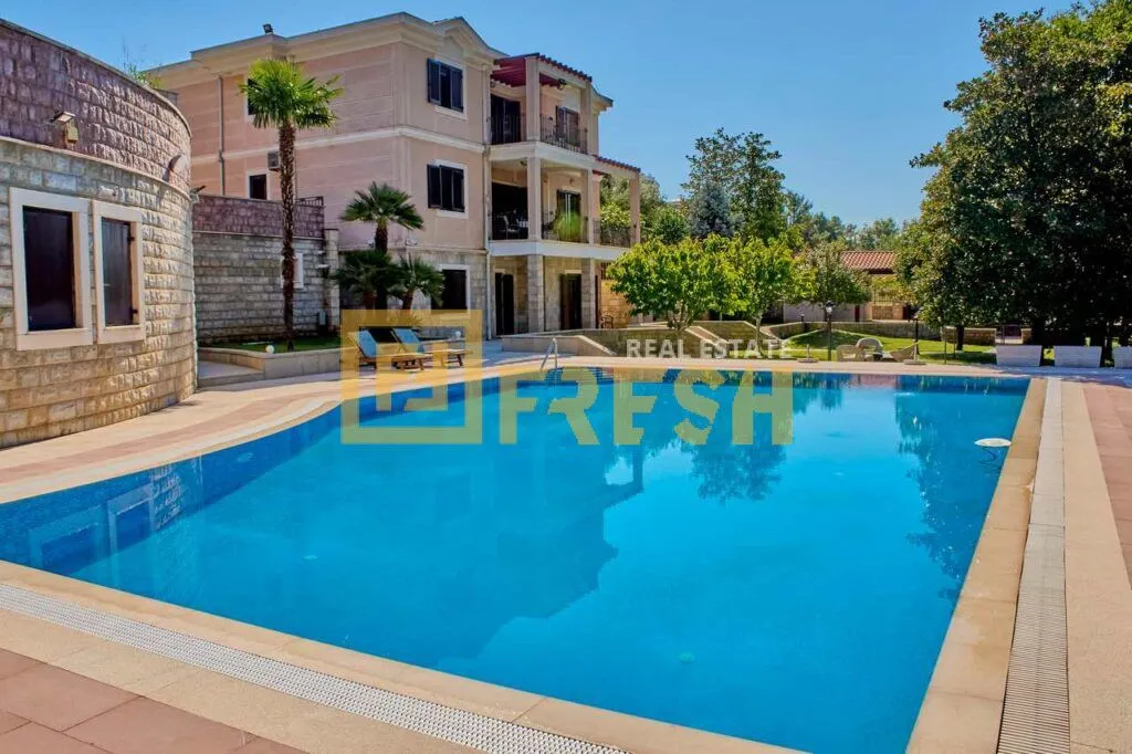 Izdavanje, kuća, 300m², Zagorič, Podgorica