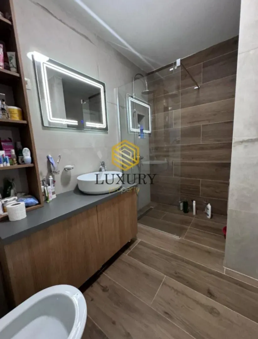 Prodaja, dvosoban stan, 72m², Ljubović, Podgorica