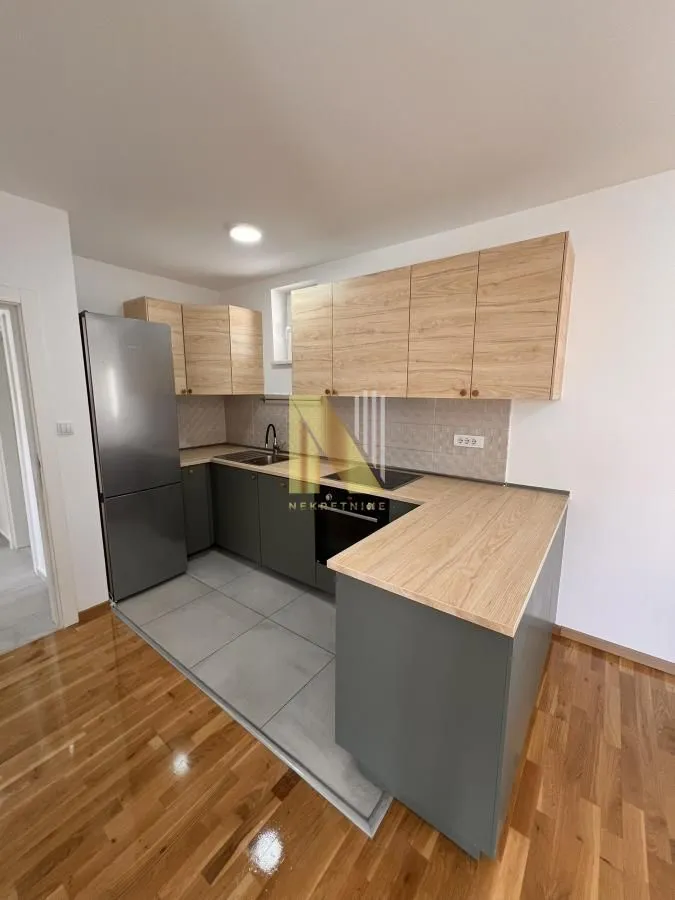 Prodaja, trosoban stan, 74m², Veternička rampa, Novi Sad Sve Podlokacije