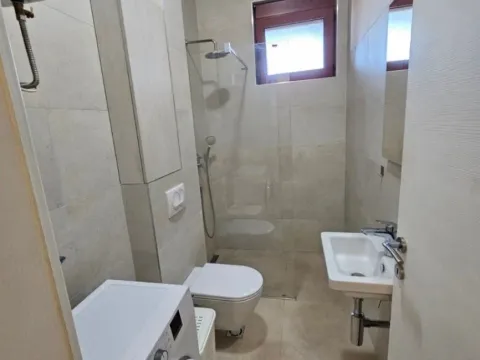 Izdavanje, garsonjera, 30m², Stara Varoš, Podgorica - image 5