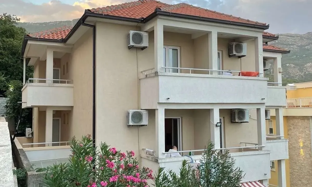 Sale, hospitality venue, 621m², Buljarica, Budva