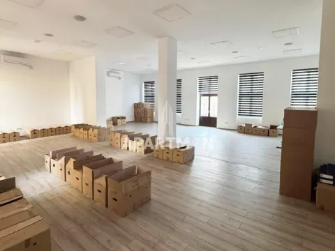 Rent, office space, 136m², Stari Grad, Beograd - image 2