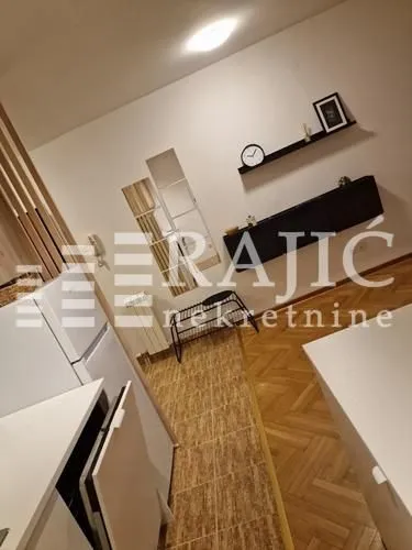 Izdavanje, dvosoban stan, 50m², Čubura, Beograd
