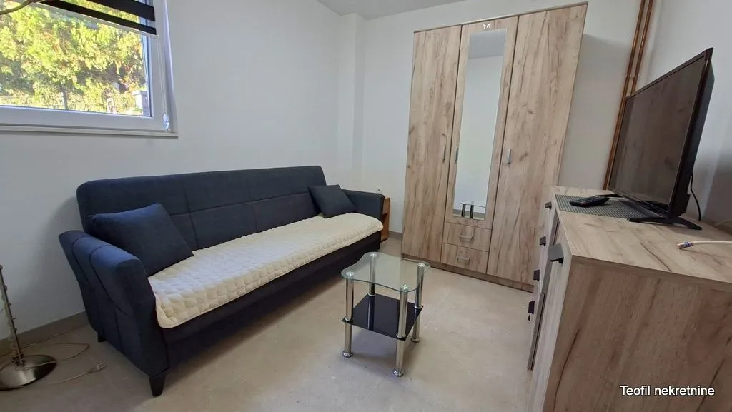Izdavanje, trosoban stan, 65m², Kumodraž 2, Kumodraž Sve Podlokacije