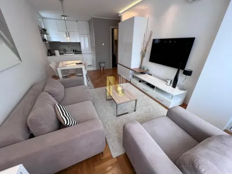 Two Bedroom Apartment for Rent, 42m2, Bulevar Oslobodjenja, Novi Sad, Novi Sad