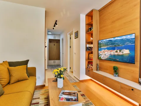 Rent, one bedroom apartment, 48m², Rozino, Budva - image 9