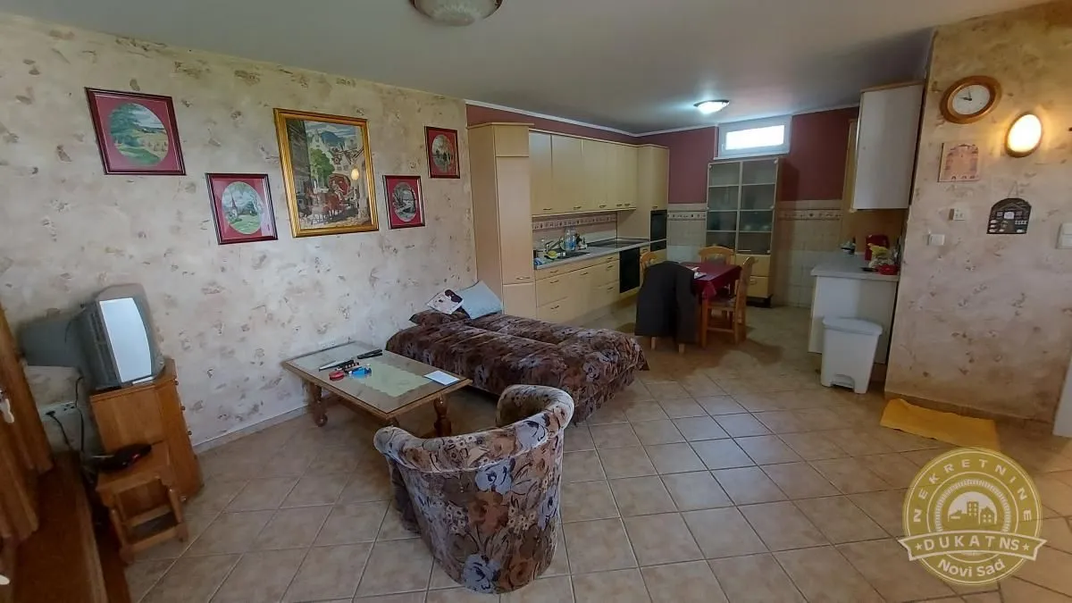 Prodaja, kuća, 340m², Veternik, Novi Sad Sve Podlokacije