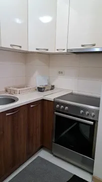 Izdavanje, jednosoban stan, 50m², City Kvart, Podgorica - image 3
