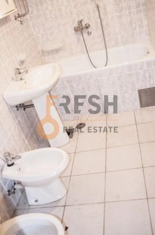 Prodaja, kuća, 397m², Ostalo, Podgorica