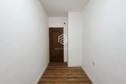 Izdavanje, dvosoban stan, 69m², Preko Morače, Podgorica - image 9