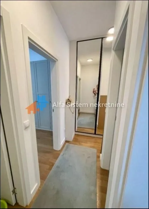 Izdavanje, trosoban stan, 60m², Vračar Sve Podlokacije, Beograd