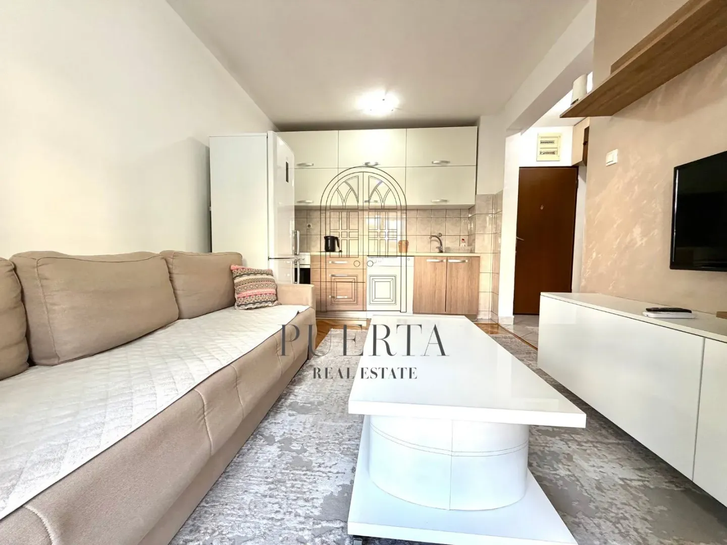 Izdavanje, jednosoban stan, 35m², Stari Aerodrom, Podgorica