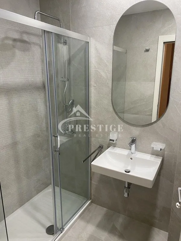 Izdavanje, jednosoban stan, 40m², Central Point, Podgorica