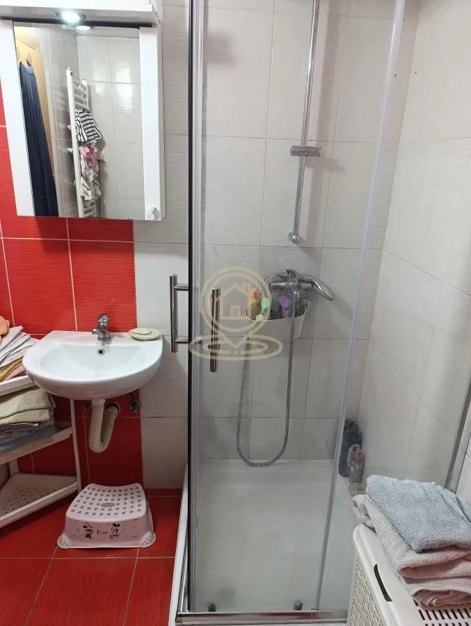Izdavanje, dvosoban stan, 59m², Centar, Kragujevac