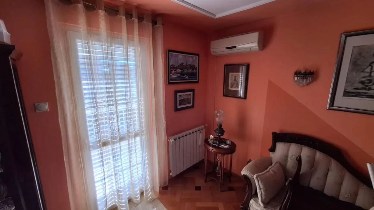Prodaja, kuća, 330m², Šušanj, Bar